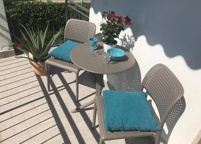 Blue Apartment - A Due Passi Dal Lago, Parcheggio Privato